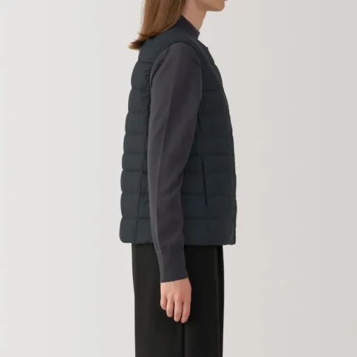 Hot Women's Lightweight Down Collarless Vest Women Lightweight Down Jackets & Vests